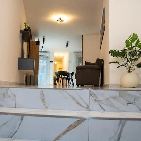 Δωμάτια σε οικογενειακή κατοικία The Twin Haven *